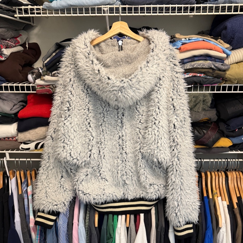 Free People Zip Hoodie Women's XS/S Gray Shaggy Faux Furry Paisley Bomber Jacket - Picture 2 of 10